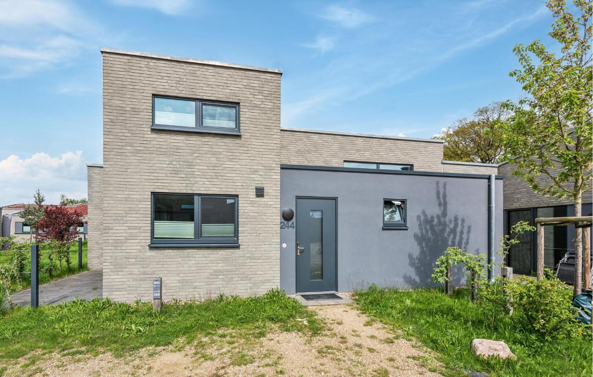 Amazing Home In Lembruch-Duemmer See With Kitchen ภายนอก รูปภาพ